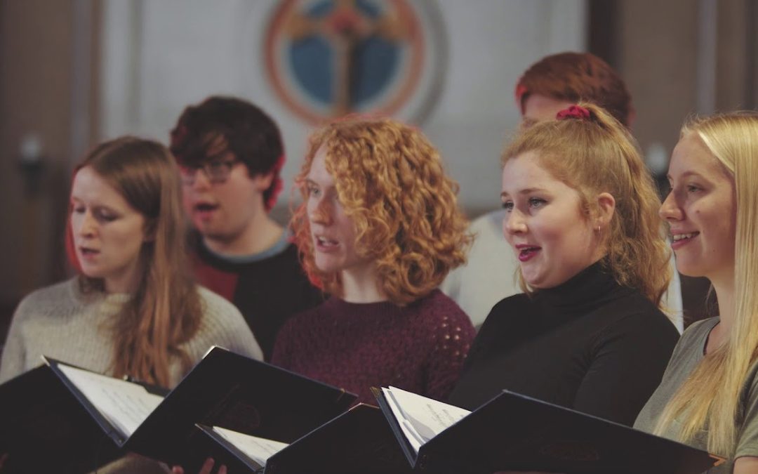 Kerensa Briggs – Media Vita with The Chapel Choir of Pembroke College